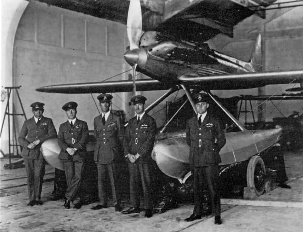 Победный полет «белой четверки» в Венеции 26 сентября 1927 г. ­– Супермарин S.5 N220 под управлением Сидни Уэбстера прошел 7 кругов по 50 км за 46 мин. 20,3 с